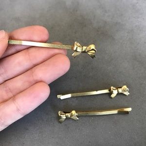 Adorable Anthropolgie Holiday Bow Bobby Pin Set